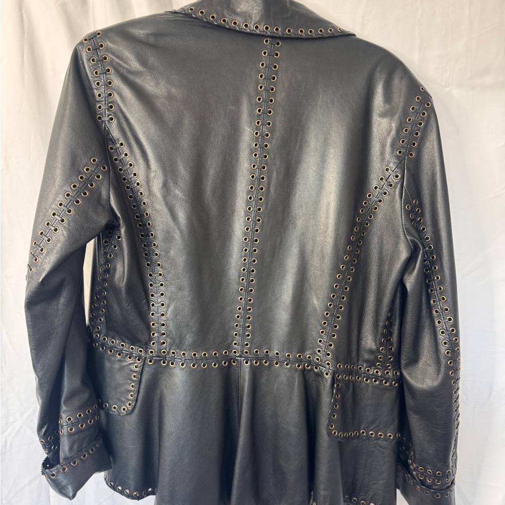 Vintage Zelda Black Leather Jacket with Gold Detailing - Picture 6 of 8